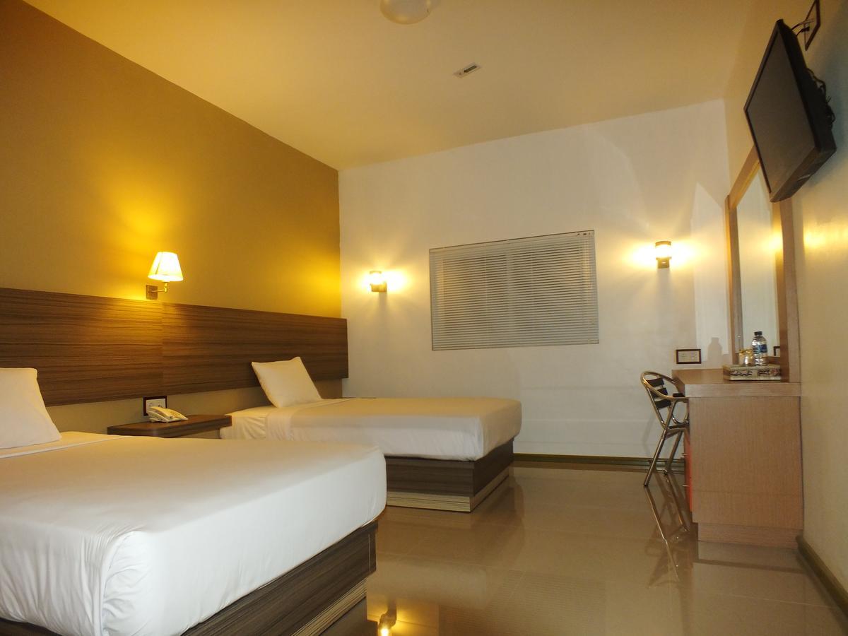 Zamrud Malioboro Hotel Yogyakarta Exterior photo